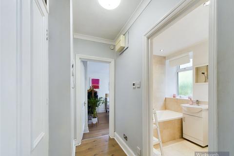 Flat 5, Woodleigh, 2 Parklands, Surbiton, KT5 8EA