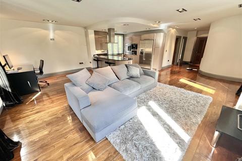 2 bedroom apartment for sale, 6 Norcliffe Hall, Altrincham Road, Styal, Wilmslow, SK9 4LH