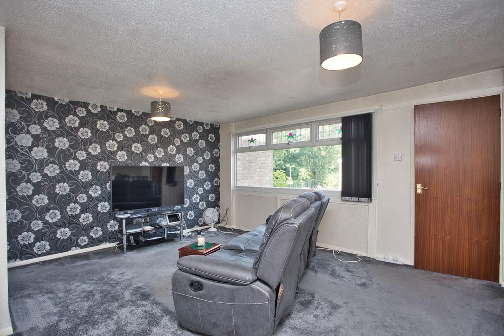 Maine Close, Dover, CT16 3 bed terraced house for sale £200,000