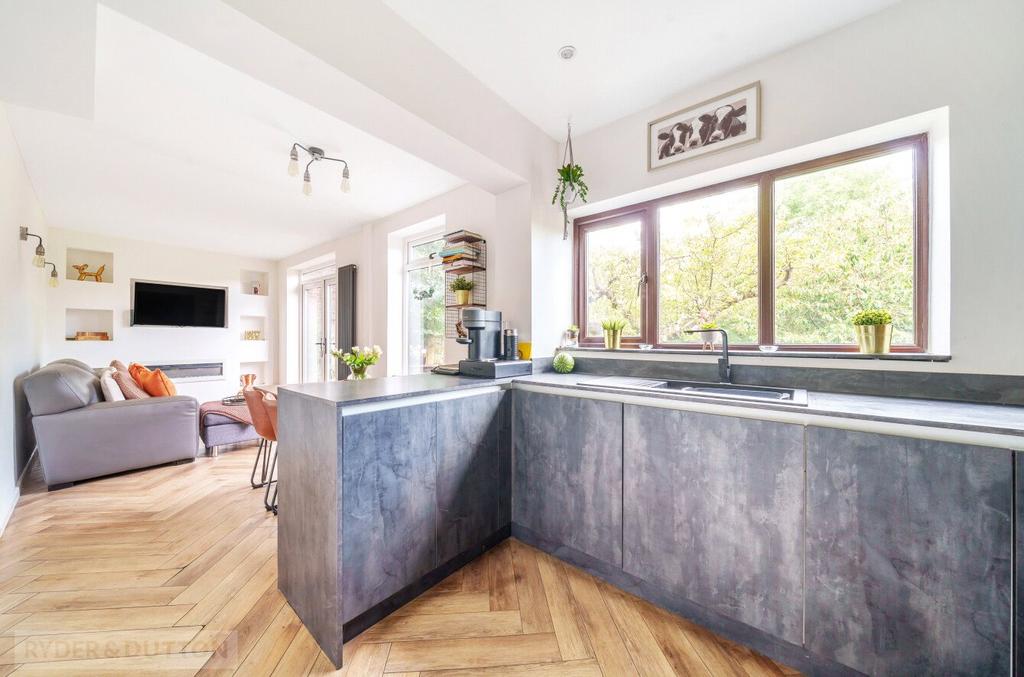 Kitchen/Dining Room