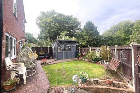 4 bedroom semi-detached house for sale, Oak Tree Close, Evesham