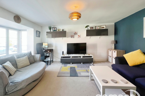 9 White Clover Drive, Basingstoke, RG23 7FL
