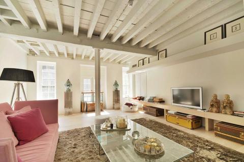 Apartment 1, Tapestry Building, 16 New Street, London, EC2M 4TR