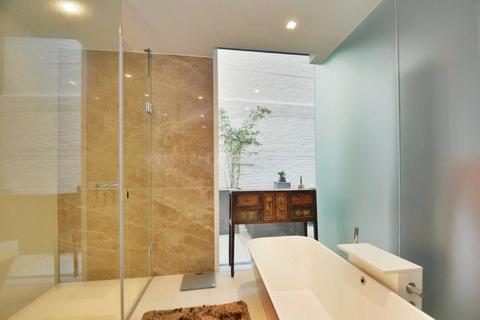 Apartment 1, Tapestry Building, 16 New Street, London, EC2M 4TR