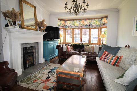 1 Leasway, Upminster, RM14 3AJ