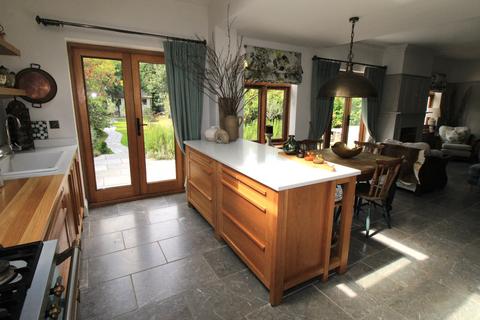 1 Leasway, Upminster, RM14 3AJ