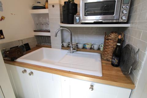 1 Leasway, Upminster, RM14 3AJ