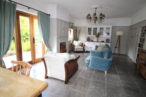 1 Leasway, Upminster, RM14 3AJ