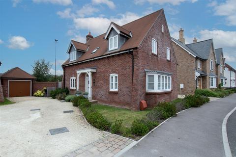 3 bedroom detached house for sale, Constance Road, Wimborne