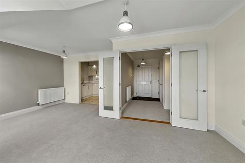 2 bedroom apartment for sale, High Street, Hampton Hill