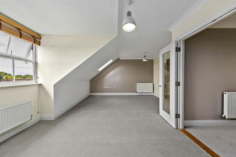 2 bedroom apartment for sale, High Street, Hampton Hill