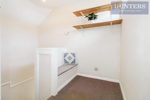 2 bedroom maisonette for sale, South Street, Stanstead Abbotts