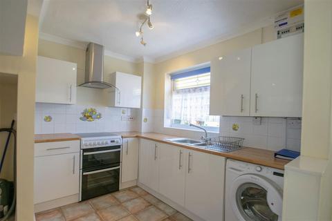 3 bedroom end of terrace house to rent, Springfield Way, Bedford MK43