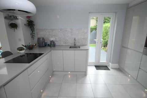 27 Harehill Road, Bradford, BD10 8PQ
