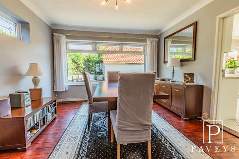 4 bedroom chalet for sale, Main Road, Great Holland, Frinton-On-Sea