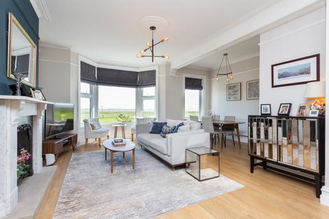 3 bedroom apartment for sale, a East Beach, Lytham St. Annes, Lancashire