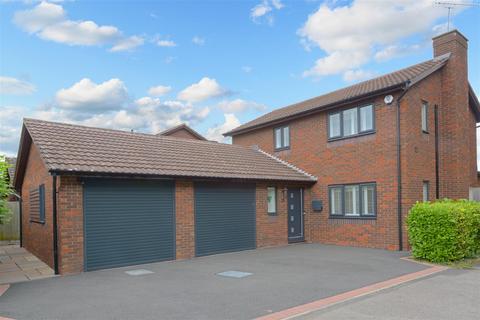 3 bedroom detached house for sale, Grantley Avenue, Kingswood Oak, Shrewsbury