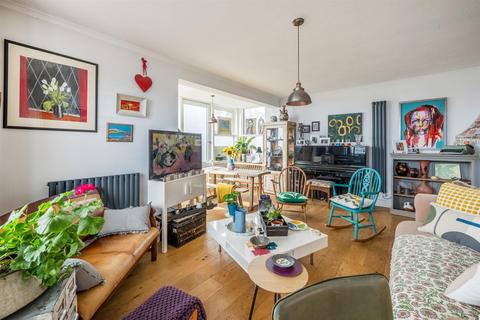 2 bedroom apartment for sale, Kingsway, Hove BN3