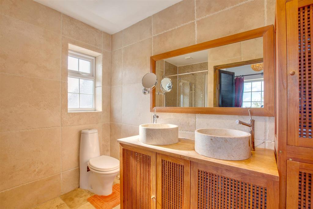 Principal Ensuite