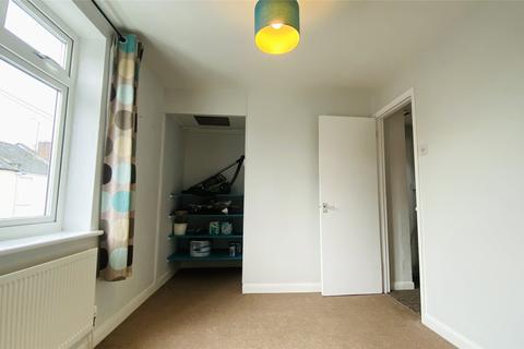 2 bedroom terraced house to rent, Russell Street, Gloucestershire GL51