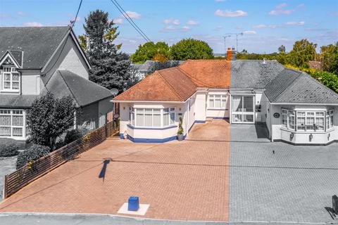 2 bedroom semi-detached bungalow for sale, High Road, Hockley SS5