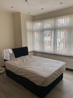 1 bedroom in a flat share to rent, Locket Road, Harrow HA3