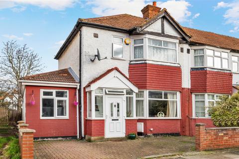 4 bedroom end of terrace house for sale, Cobham Avenue, New Malden KT3