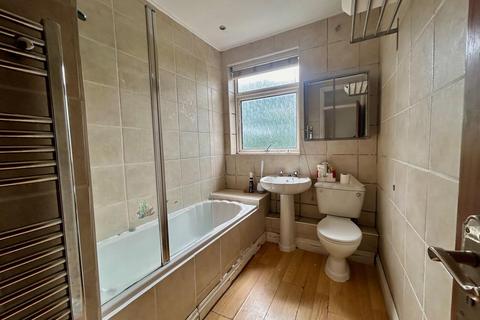 2 bedroom apartment for sale, Chingford mount road, Chingford, London