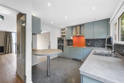 20 Southdown Drive, London, SW20 8EZ