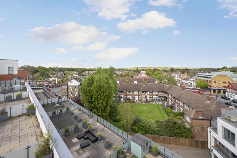 1 bedroom penthouse for sale, Coombe Lane, London SW20