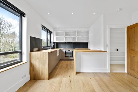 2 bedroom apartment for sale, Taunton Avenue, Raynes Park SW20