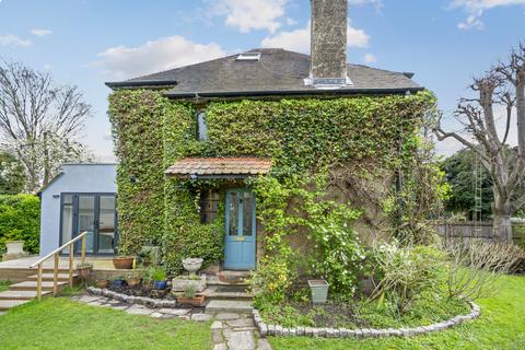 Lower Downs Road, Wimbledon SW20