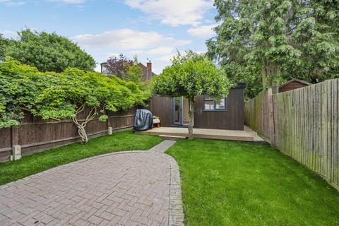 13 Cannon Close, London, SW20 9HA
