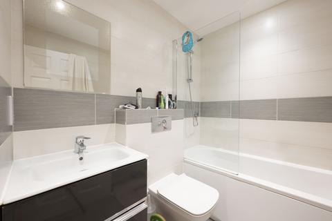 1 bedroom apartment for sale, Kingston Road, Raynes Park SW20