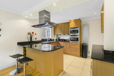 undefined, Darnhills, Radlett