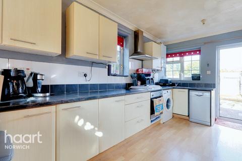 3 bedroom semi-detached house for sale, Bulmer Road, Norwich