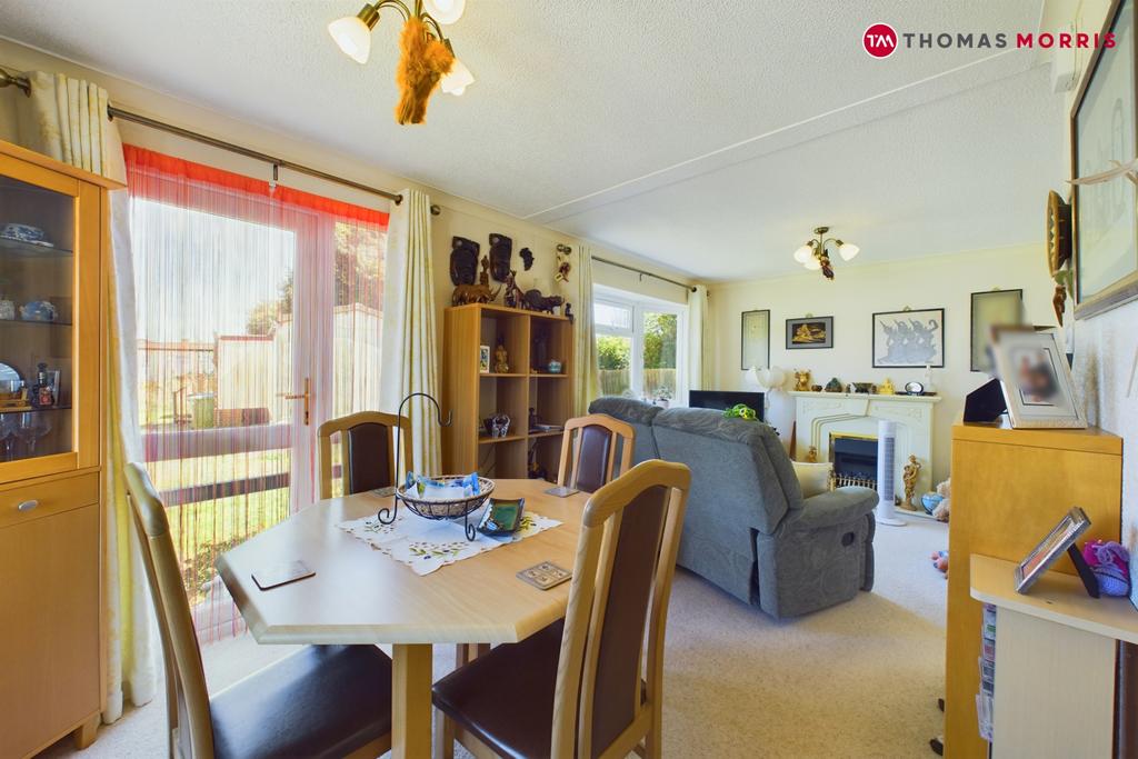 Living/Dining Area