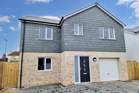 5 bedroom detached house to rent, Falmouth Road, Helston