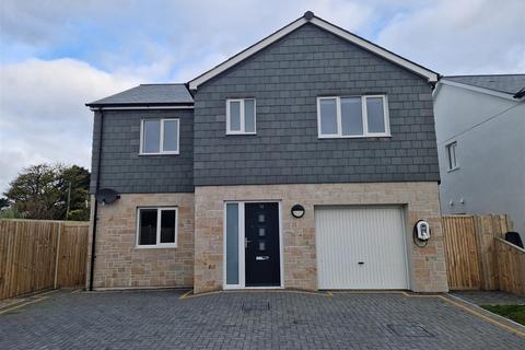 5 bedroom detached house to rent, Falmouth Road, Helston