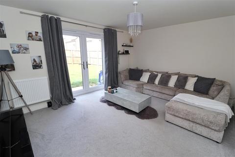 3 bedroom semi-detached house for sale, Pitfield Drive, Costhorpe, Worksop S81