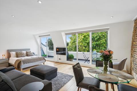 Studio to rent, Cornwall Gardens, South Kensington, London