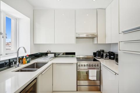 Studio to rent, Cornwall Gardens, South Kensington, London