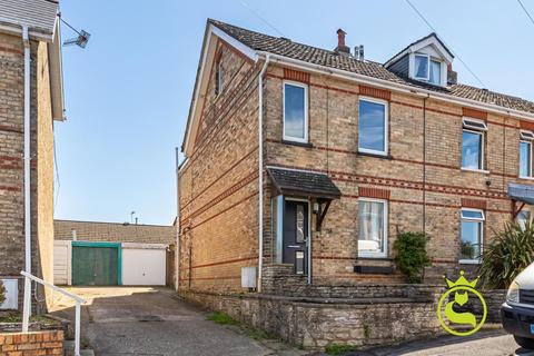 2 bedroom end of terrace house for sale, Victoria Road, Poole BH12