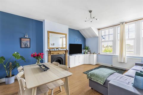 2 bedroom flat for sale, Upper Richmond Road West, East Sheen, SW14