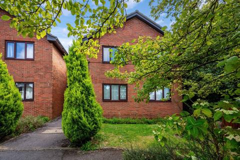 1 bedroom flat for sale, Belvedere Close, Guildford, GU2