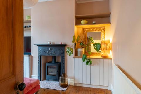2 bedroom terraced house to rent, Hawthorn Grove, Bath