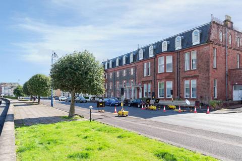 2 bedroom flat for sale, Flat 15, Grand Marine Court, 41 Argyle Street, Rothesay, PA20 0AX