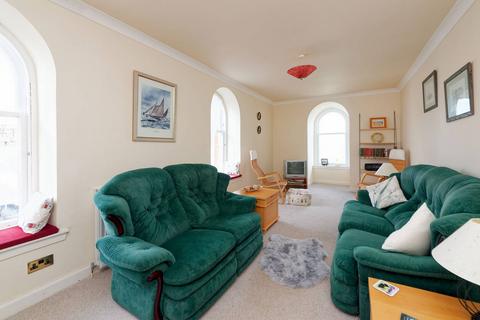 2 bedroom flat for sale, Flat 15, Grand Marine Court, 41 Argyle Street, Rothesay, PA20 0AX