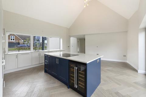 5 bedroom detached house for sale, Warmlake Orchard, Sutton Valence, Maidstone, Kent, ME17 3TU