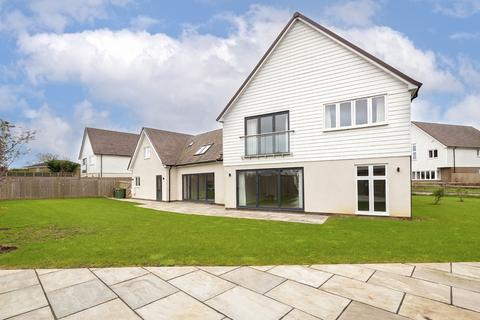 5 bedroom detached house for sale, Warmlake Orchard, Sutton Valence, Maidstone, Kent, ME17 3TU